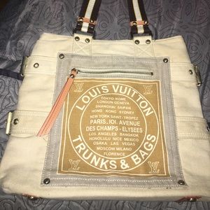 Louis Vitton Canvas Globe Trotter Bag